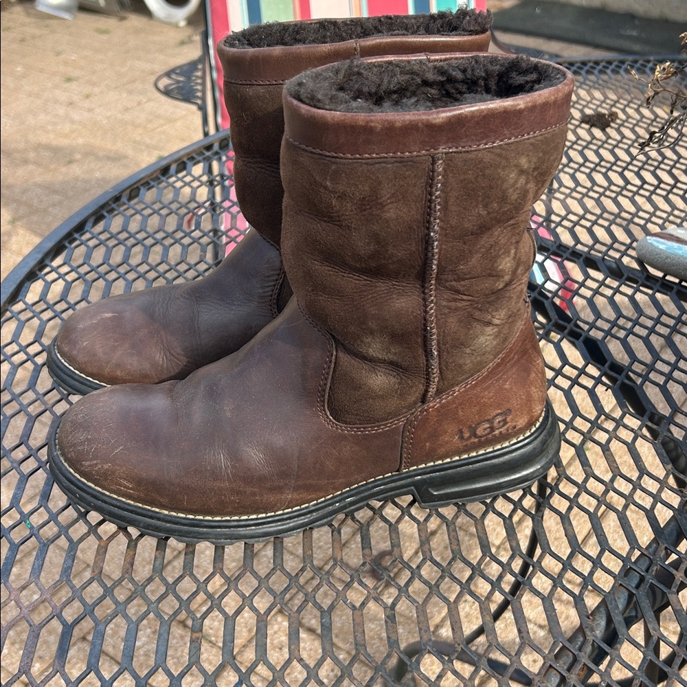 Ugg Women's Brooks Brown Leather Shearling Mid Calf Waterproof Winter Boots Sz 9 - Picture 2 of 8